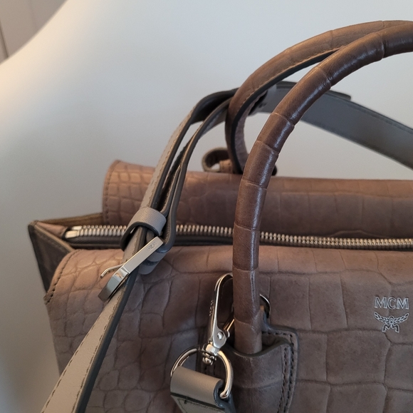 MCM Milla Medium Crocodile-Embossed Tote Bag - Picture 7 of 9